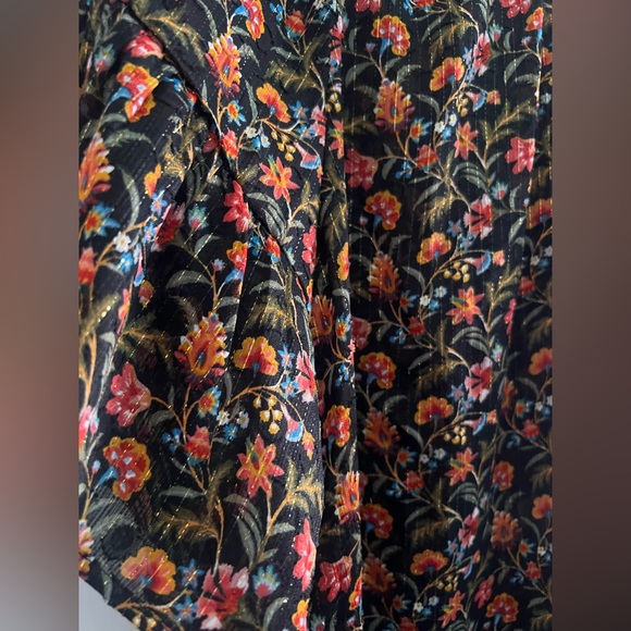 LOFT Floral Blouse M NWT Black Multi Flutter Sleeve Top with Metallic Thread - Picture 2 of 7